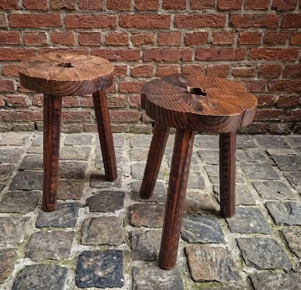 Stool - Wood - milking stand